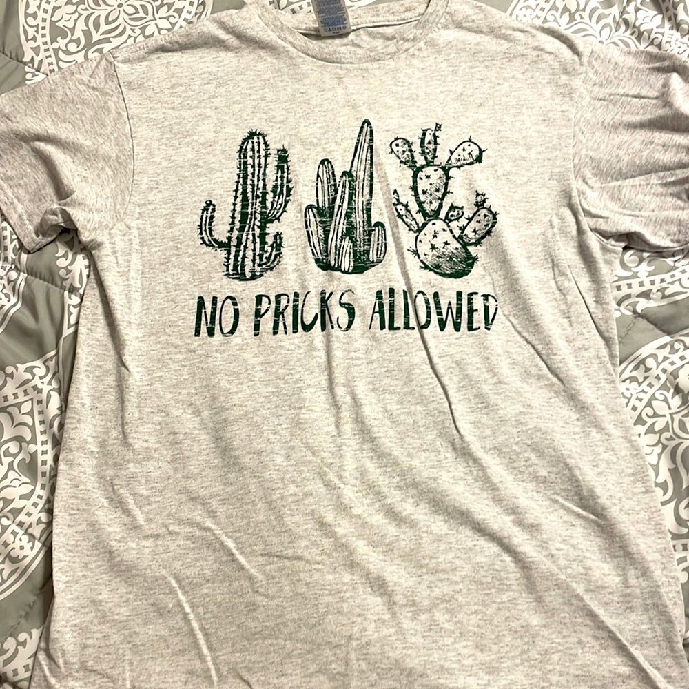 T-shirt, Size Medium